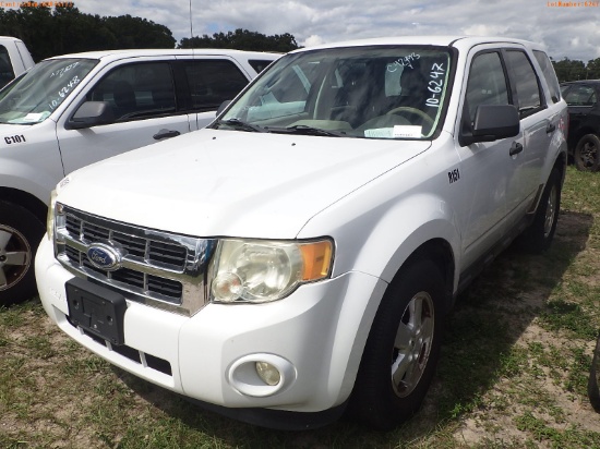10-06247 (Cars-SUV 4D)  Seller: Gov-City Of St. Petersburg 2011 FORD ESCAPE