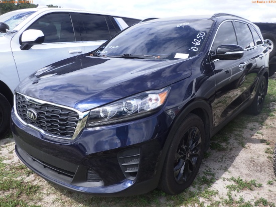 10-06250 (Cars-SUV 4D)  Seller: Gov-City Of St. Petersburg 2019 KIA SORENTO