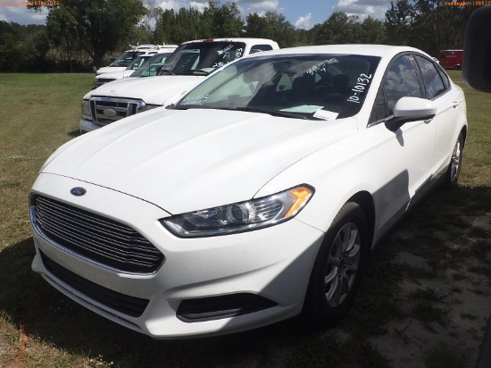10-10132 (Cars-Sedan 4D)  Seller: Florida State D.F.S. 2016 FORD FUSION