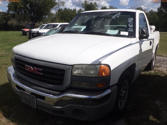 10-10138 (Trucks-Pickup 2D)  Seller: Gov-Withlacoochee River Elec Coop 2006 GMC