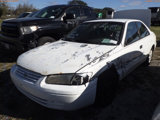 2-10116 (Cars-Sedan 4D)  Seller: Gov-Port Richey Police Department 1997 TOYT CAM