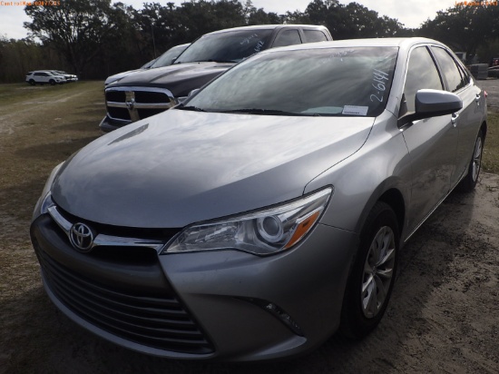 2-06141 (Cars-Sedan 4D)  Seller: Gov-City Of Clearwater 2017 TOYT CAMRY