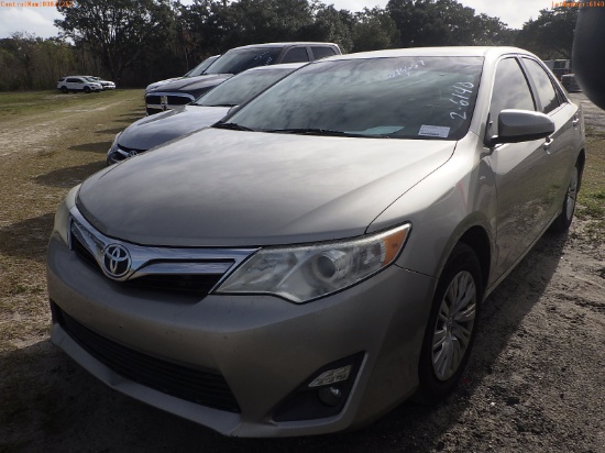 2-06140 (Cars-Sedan 4D)  Seller: Gov-City Of Clearwater 2014 TOYT CAMRY