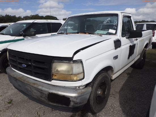 2-05127 (Trucks-Pickup 2D)  Seller: Gov-Hillsborough County School 1994 FORD F15
