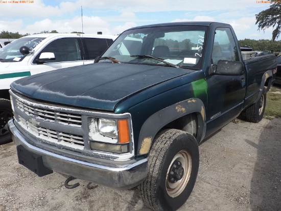 2-05121 (Trucks-Pickup 2D)  Seller: Gov-Hillsborough County School 1999 CHEV 350
