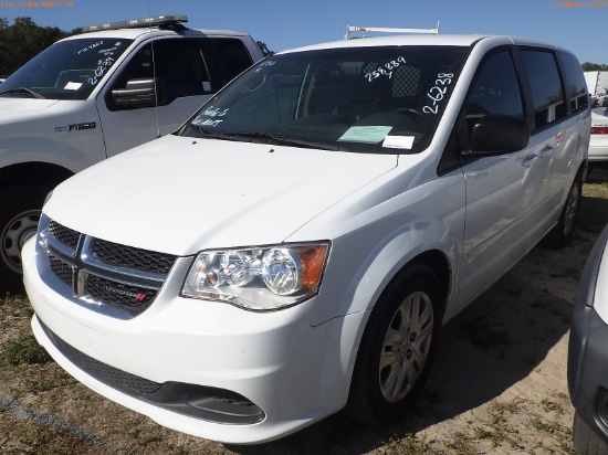 2-06238 (Cars-Van 4D)  Seller: Gov-Pinellas County BOCC 2016 DODG CARAVAN