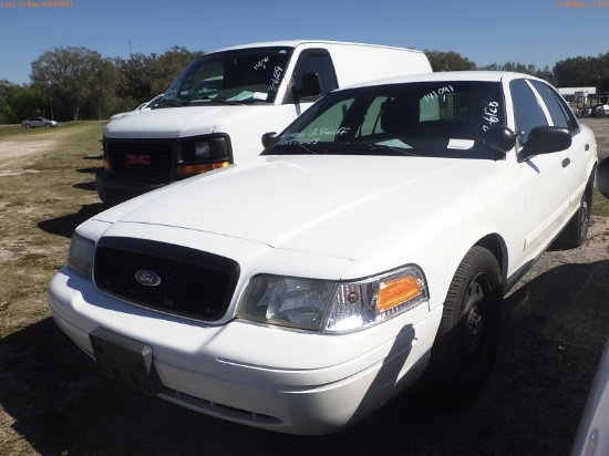 3-06128 (Cars-Sedan 4D)  Seller: Gov-Hernando County Sheriffs 2010 FORD CROWNVIC
