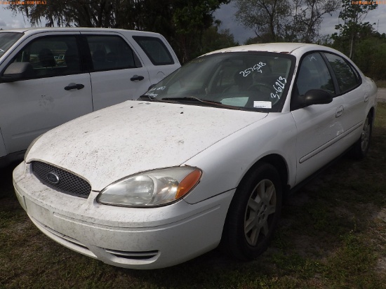 3-06213 (Cars-Sedan 4D)  Seller: Florida State D.O.T. 2006 FORD TAURUS