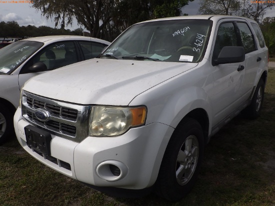 3-06214 (Cars-SUV 4D)  Seller: Florida State D.O.T. 2009 FORD ESCAPE