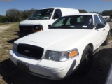 3-06128 (Cars-Sedan 4D)  Seller: Gov-Hernando County Sheriffs 2010 FORD CROWNVIC