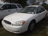 3-06213 (Cars-Sedan 4D)  Seller: Florida State D.O.T. 2006 FORD TAURUS