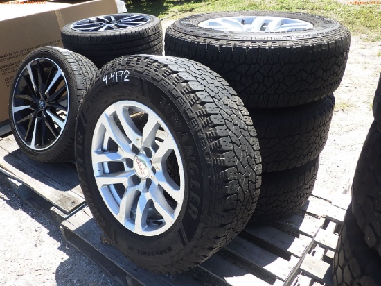 4-04172 (Equip.-Parts & accs.)  Seller:Private/Dealer (4) 275-65-R18 TIRES AND G