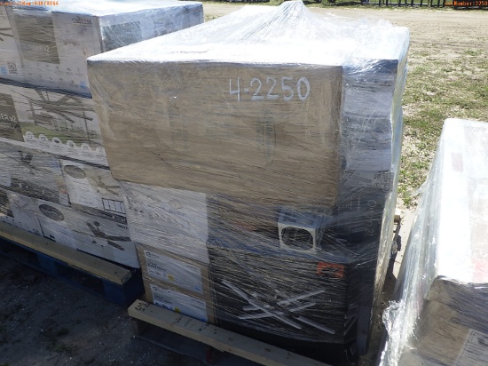 4-02250 (Equip.-Specialized)  Seller:Private/Dealer PALLET OF APPROX. (24) LIGHT