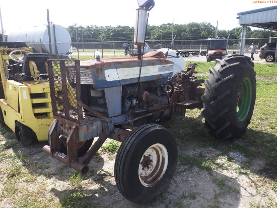 4-01130 (Equip.-Tractor)  Seller:Private/Dealer FORD 4000 FARM TRACTOR