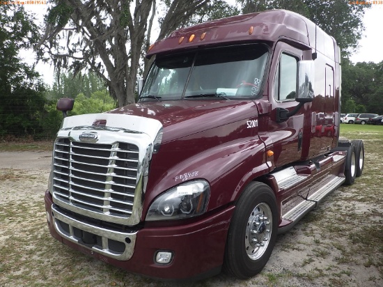 4-08139 (Trucks-Tractor)  Seller:Private/Dealer 2013 FRHT CASCADIA