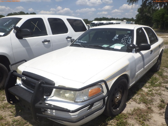 5-06225 (Cars-Sedan 4D)  Seller: Gov-City Of Clearwater 2011 FORD CROWNVIC