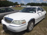 5-10245 (Cars-Sedan 4D)  Seller: Gov-Port Richey Police Department 2003 LINC TOW