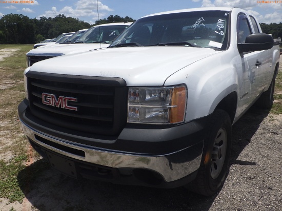 6-06119 (Trucks-Pickup 2D)  Seller: Gov-Manatee County 2013 GMC SIERRA