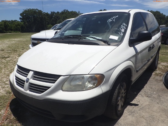 6-06133 (Cars-Van 4D)  Seller: Gov-Pinellas County Sheriffs Ofc 2005 DODG CARAVA