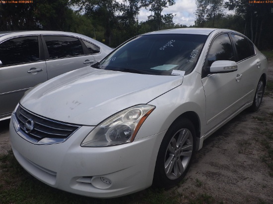 7-06210 (Cars-Sedan 4D)  Seller: Florida State F.D.L.E. 2010 NISS ALTIMA