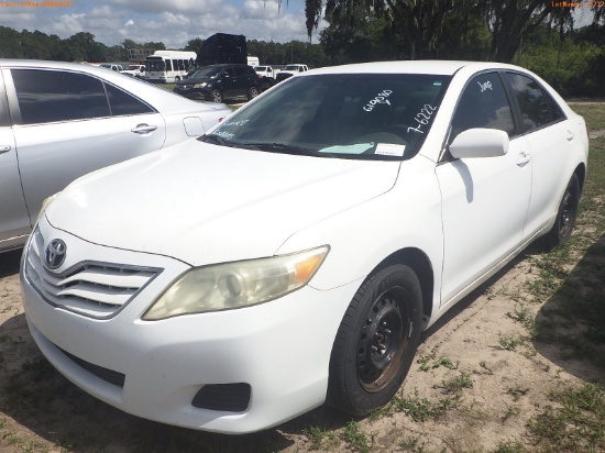 7-06222 (Cars-Sedan 4D)  Seller: Florida State F.D.L.E. 2011 TOYT CAMRY