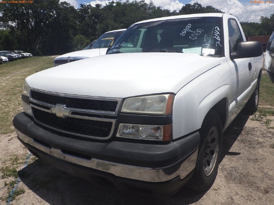 7-06147 (Trucks-Pickup 2D)  Seller: Florida State D.O.T. 2006 CHEV SILVERADO