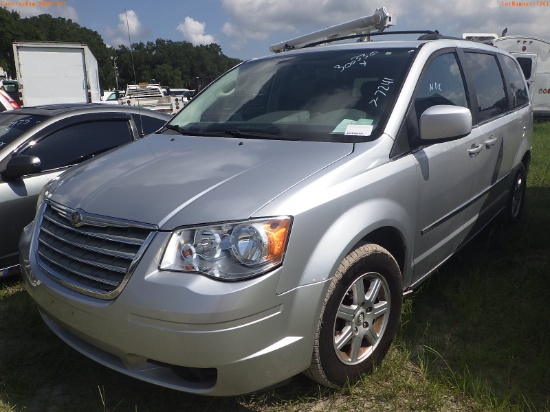 7-07241 (Cars-Van 4D)  Seller:Private/Dealer 2010 CHRY TOWN&COUN