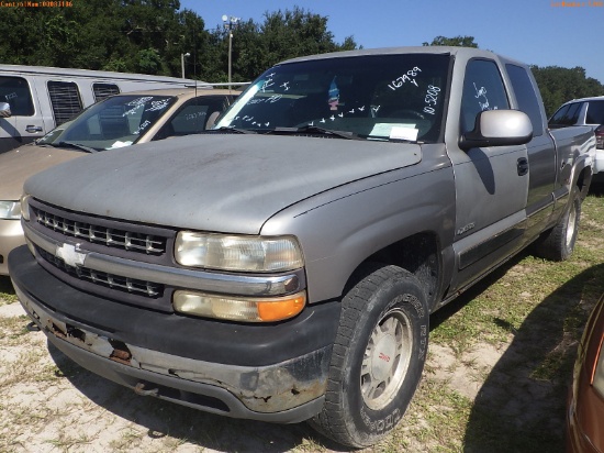 10-05208 (Trucks-Pickup 2D)  Seller: Gov-Port Richey Police Department 2000 CHEV
