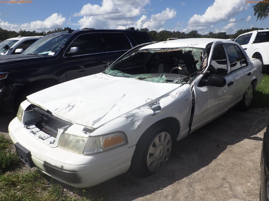 10-05121 (Cars-Sedan 4D)  Seller: Gov-Hillsborough County School 2011 FORD CROWN