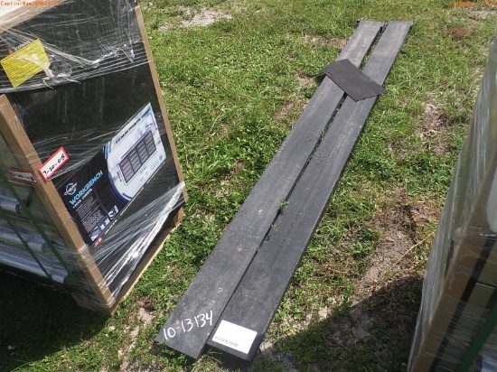 10-13134 (Equip.-Implement misc.)  Seller:Private/Dealer 10 FOOT 6600LB FORK LIF