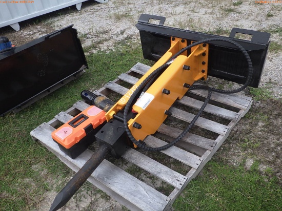 10-12212 (Equip.-Implement misc.)  Seller:Private/Dealer GIYI QUICK CONNECT SKID