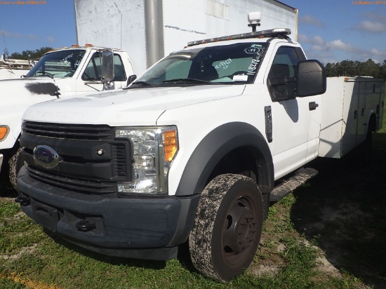 11-08218 (Trucks-Utility 2D)  Seller: Gov-Pinellas County BOCC 2017 FORD F550