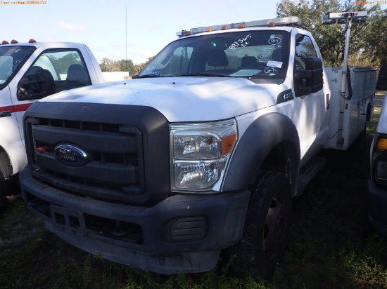 11-08211 (Trucks-Utility 2D)  Seller: Gov-Pinellas County BOCC 2016 FORD F550