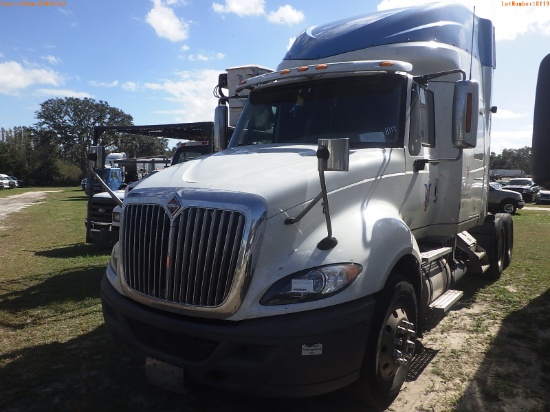 11-08119 (Trucks-Tractor)  Seller:Private/Dealer 2013 INTL LF687