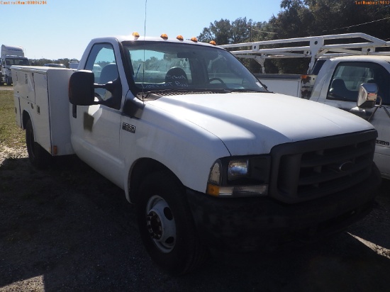 12-09112 (Trucks-Utility 2D)  Seller: Gov-Hillsborough County School 2004 FORD F