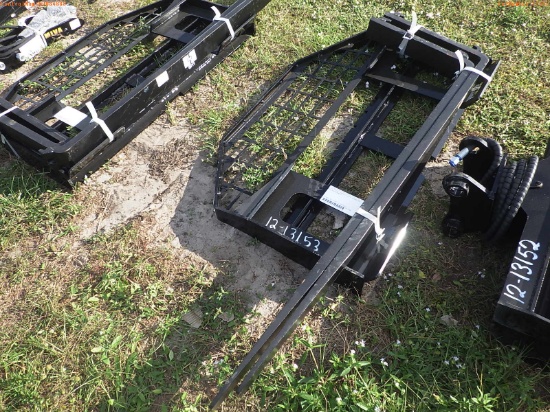 12-13153 (Equip.-Implement misc.)  Seller:Private/Dealer GIYI QUICK CONNECT SKID