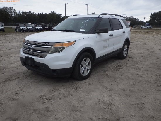 2-06110 (Cars-SUV 4D)  Seller: Gov-Pinellas County BOCC 2014 FORD EXPLORER