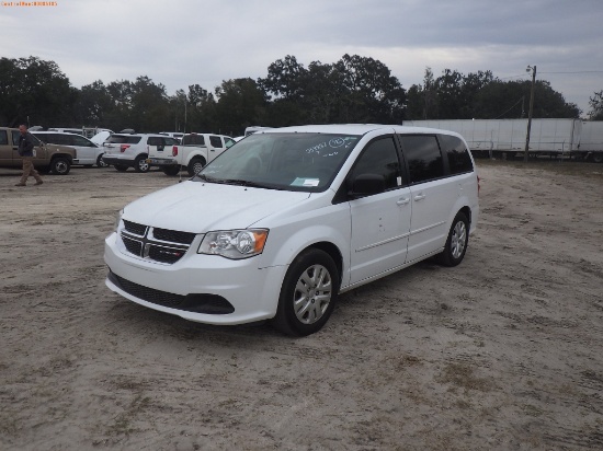 2-06118 (Cars-Van 4D)  Seller: Gov-Pinellas County BOCC 2016 DODG GRANDCARA