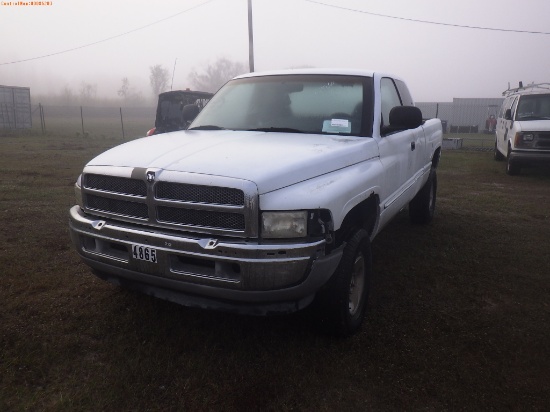 2-11137 (Trucks-Pickup 2D)  Seller: Florida State D.E.P. 2001 DODG RAM1500