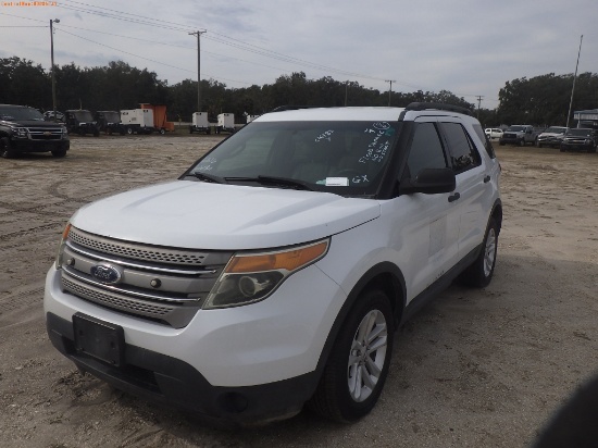 2-05112 (Trucks-Pickup 4D)  Seller: Gov-Pinellas County BOCC 2015 FORD EXPLORER