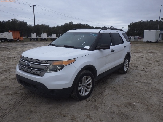 2-06152 (Cars-SUV 4D)  Seller: Gov-Pinellas County BOCC 2015 FORD EXPLORER