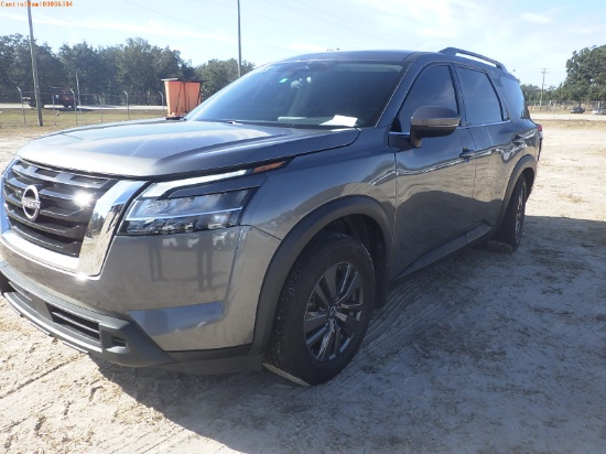 2-05113 (Cars-SUV 4D)  Seller: Gov-Hillsborough County Sheriffs 2022 NISS PATHFI