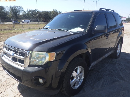 2-06252 (Cars-SUV 4D)  Seller: Gov-Manatee County Sheriffs Offic 2011 FORD ESCAP