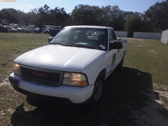 2-11122 (Trucks-Pickup 2D)  Seller: Gov-Hillsborough County School 1999 GMC SONO