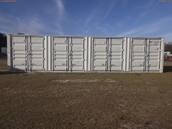 2-13261 (Equip.-Container)  Seller:Private/Dealer 40 FOOT METAL SHIPPING CONTAIN