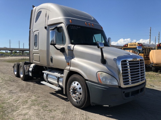 2009 Freightliner Cascadia T/A Sleeper Truck Tractor