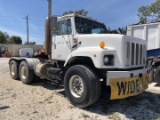 2001 International 2674 T/A Day Cab Truck Tractor (Wetkit)