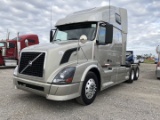 2010 Volvo VLN670 T/A Sleeper Truck Tractor