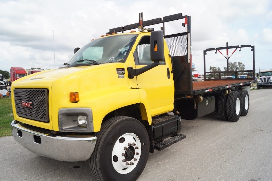 2005 GMC C8500 Flatbed Tree/Pole Hauler