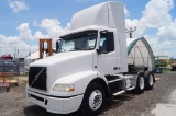 2010 Volvo Tandem Axle Day Cab Truck Tractor